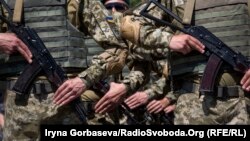 Згідно з повідомленням центру, ніщо не вказувало на те, що солдат хоче вкоротити собі віку