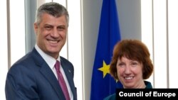 Hashim Thaçi dhe Catherine Ashton me ndërmjetësimin e së cilës u realizua takimi Thaçi-Daçiq. Bruksel 19 tetor 2012.