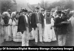 A wedding ceremony is immortalized in a print found in Fedir Vovk's personal archive.