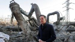 Генсек НАТО Рютте біля зруйнованої Росією Київської ТЕЦ. Україна, 3 лютого 2026 року 