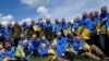 Украинские военнослужащие во время обмена военнопленными в Сумской области, Украина, 31 мая 2024 года