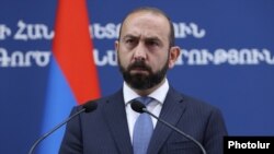 Armenia - Foreign Minister Ararat Mirzoyan speaks at a news conference in Yerevan, September 9, 2024.