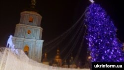 Новорічна ілюмінація в Києві на Софійській площі