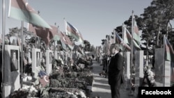 Azerbaijan - U.S. Ambassador Lee Litzenberger pays his respects to Azerbaijani soldiers killed in the 2020 war in Nagorno-Karabakh, Baku, September 27, 2021.