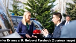 Ministrul Afacerilor Externe al R. Moldova, Mihai Popșoi, o întâmpină la sediul instituției pe ministra Afacerilor Externe a Finlandei, Elina Valtonen, aflată într-o vizită oficială în R. Moldova, în calitate de președinte în exercițiu al OSCE.