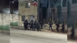 Forțele de securitate iraniene trag asupra protestatarilor