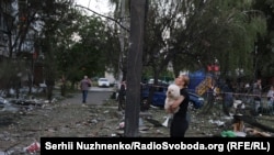 Наслідки одного з попередніх російських ударів по Борисполю, фото ілюстративне