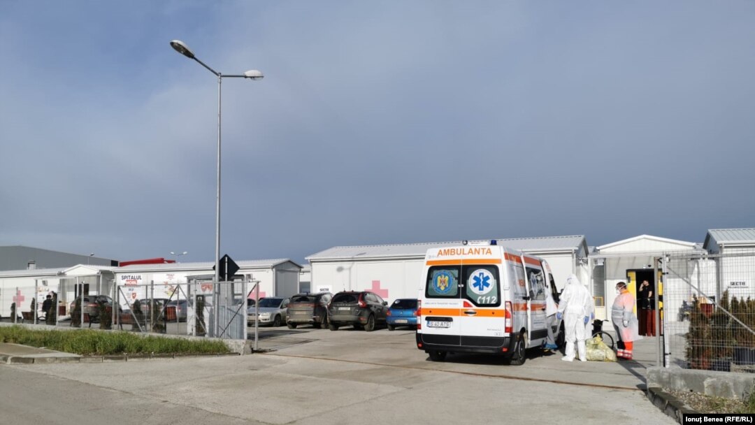 Ambulanțele au preluat pacienții bolnavi de Covid și i-au transportat în Iași 