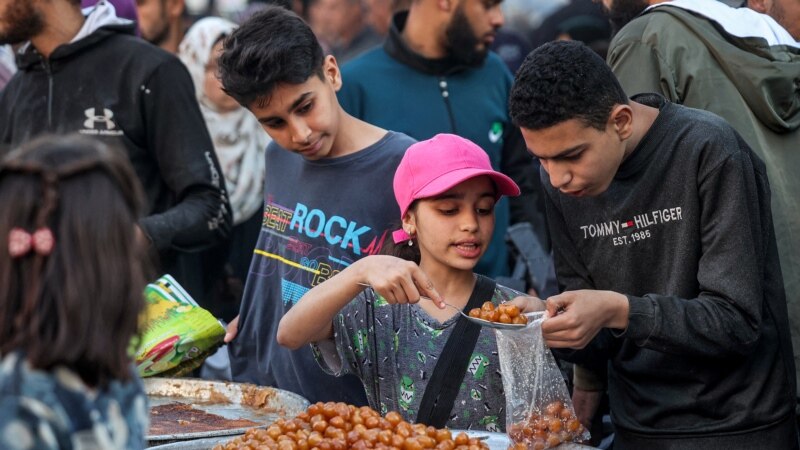 عکس‌هایی از جشن عید فطر فلسطینی‌ها در ویرانه‌های غزه