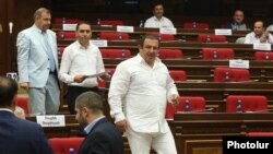 Гагик Царукян в парламенте (архив)