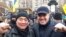 Еуромайданға қолдау білдірген қазақстандық құқық қорғаушы әрі  журналист Рамазан Есіргепов (сол жағында). Киев, 2014 жыл