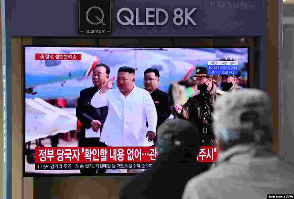 ЈУЖНА КОРЕЈА / СЕВЕРНА КОРЕЈА -Се чини дека севернокорејскиот лидер Ким Јонг Ун ги раководи државничките работи во Северна Кореја, соопшти официјален Сеул, по непотврдените информации за влошеното здравје на Ун, по наводната операција на срцето.