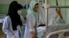 مشکلات پرستاران و نرس ها در افغانستان؛ پرستاران: حقوق و امتیازات ما در پایین ترین حد است