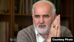 احمد توکلی در نامهای به ابراهیم رئيسی از مناسبات اقتصادی برخی نمایندگان سابق مجلس با یک مفسد اقتصادی خبر داده است