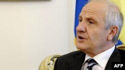 Fatmir Sejdiu has stepped down after three years as Kosovo's president.