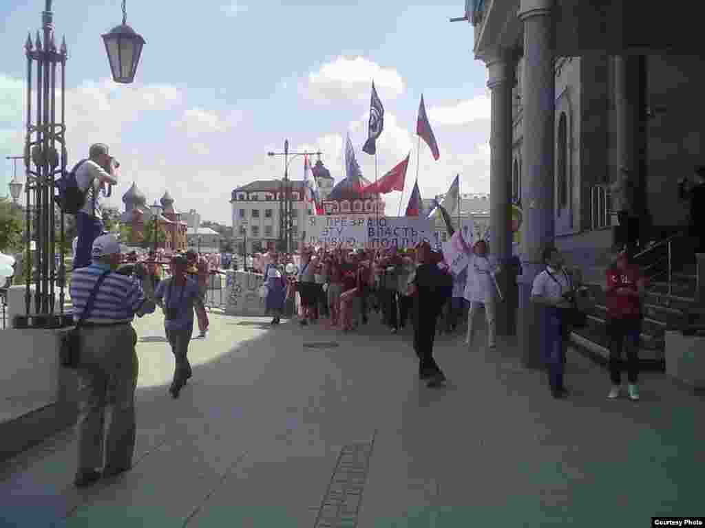 Russia -- March of millions, Kazan, 12Jun2012