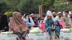 مردان کې له ۴۰۰ بې وزله کورنيو سره د خوراکي توکو مرسته شوې