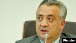 Armenia - Central Bank Governor Artur Javadian at a news conference in Yerevan.