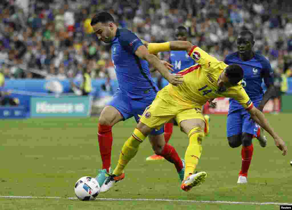 Adil Rami cu Florin Andone (REUTERS/Darren Staples Livepic).