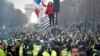 Франція: поліція застосувала сльозогінний газ і водомети проти протестувальників у Парижі