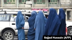 Burqa kiygan afg‘on ayollari-Kobul, 31 - iyul, 2021