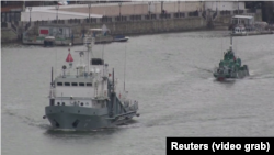 Российские десантные катера направляются в Азовское море