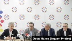 Sorin Cîmpeanu,Victor Ponta și Mihai Tudose pe vremea când se aflau toți în Pro România. Între timp, Cîmpeanu e în PNL, Tudose s-a rentors în PSD, iar Ponta s-a retras după pierderea alegerilor