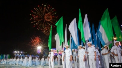 Katta labiyani onlayn tomosha qiling