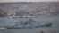 Fregata marinei ruse Amiralul Grigorovici navigând prin Bosfor, către Marea Mediterană, Istanbul