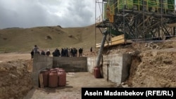 Члены межведомственной комиссии на урановом месторождении Кызыл-Омпол. 20 апреля 2019 года.