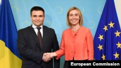 Павло Клімкін і Федеріка Моґеріні під час зустрічі у Брюсселі 7 вересня 2015 року