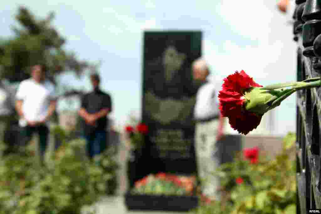 Elmar Hüseynov yaddaşlarda #7