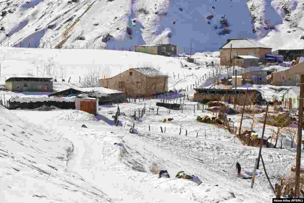 Kəndin bir hissəsi.