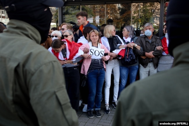 Natalija Herše (u svetlim farmerkama) na maršu žena gde je uhapšena 19. septembra.