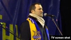 Vlad Filat în faţa miilor de manifestanţi pro-europeni la Kiev