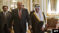 وزیر امور خارجه عربستان سعودی (راست) در کنار همتای مصری خود