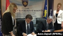Pamje nga nënshkrimi i marrëveshjes për bashkëpunim policor mes Kosovës dhe Malit të zi