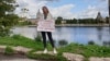 Псковская активистка Ирина Милютина в пикете в поддержку свободной журналистики