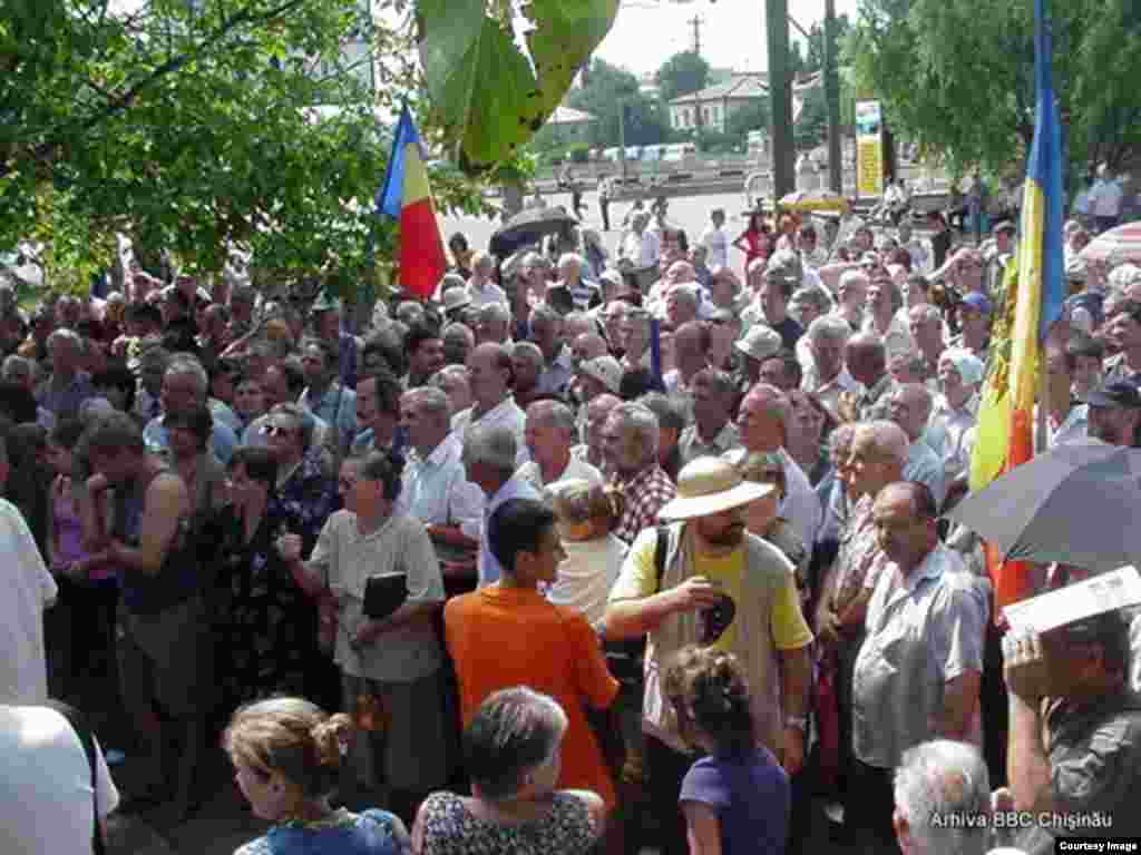 26 iulie 2004, protestele jurnaliştilor de la Teleradio Moldova