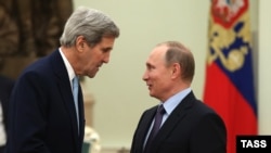 U.S. climate envoy John Kerry (left) and Russian President Vladimir Putin (file photo)