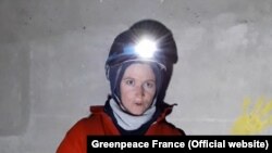 Активисты Greenpeace на АЭС Крюа во Франции. 28 ноября 2017 года.