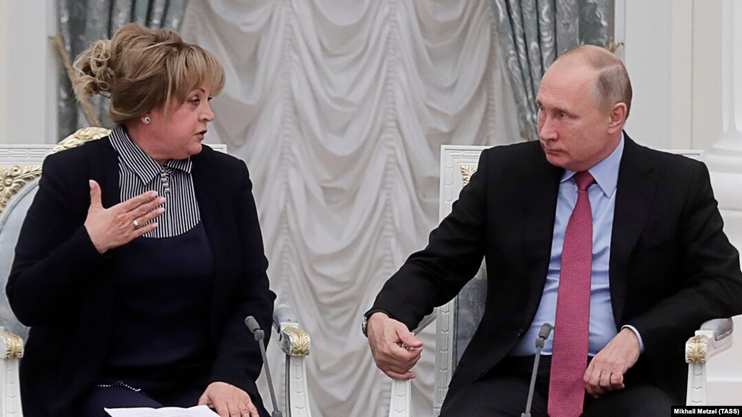 Председатель ЦИК РФ Элла Памфилова и президент РФ Владимир Путин