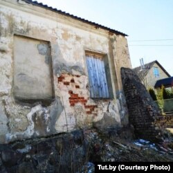 Будынак былой стайні ў Лагойску. Раней яна належала графам Тышкевічам