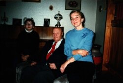 Барыс Кіт з жонкай Тамарай Казевіч і ўнукам Аляксандрам. Сярэдзіна 1990-х