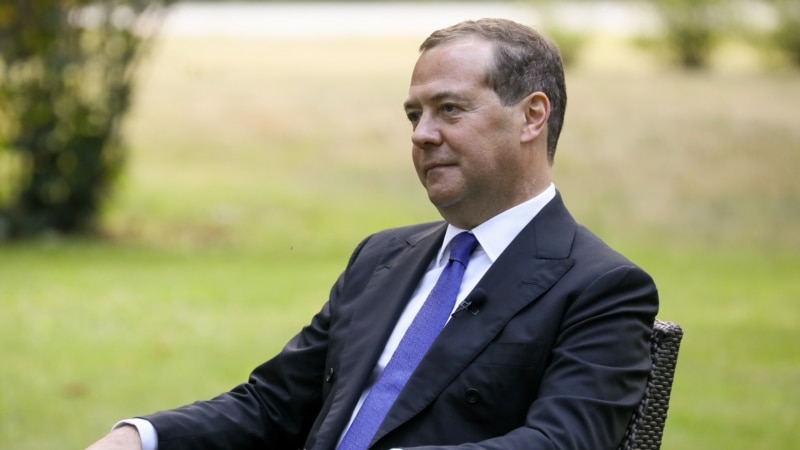 Medvedev poručio SAD-u: Možemo da vas stavimo na svoje mesto