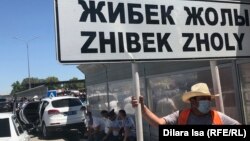 Пункт пропуска на границе Казахстана и Узбекистана