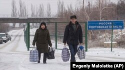 A border crossing in the town of Milove in eastern Ukraine.