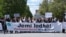 U glavnom gradu Kosova, Prištini, desetine radnika protestovale su u petak, 1. maja, zahtijevajući bolje uslove rada.