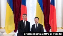 Андрей Бабиш нахуствазири Чехия бо Владимир Зеленский раисҷумҳури Украина