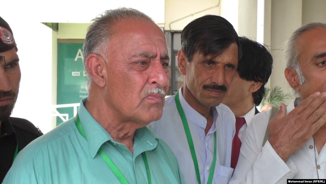د مشال خان پلار محمد اقبال